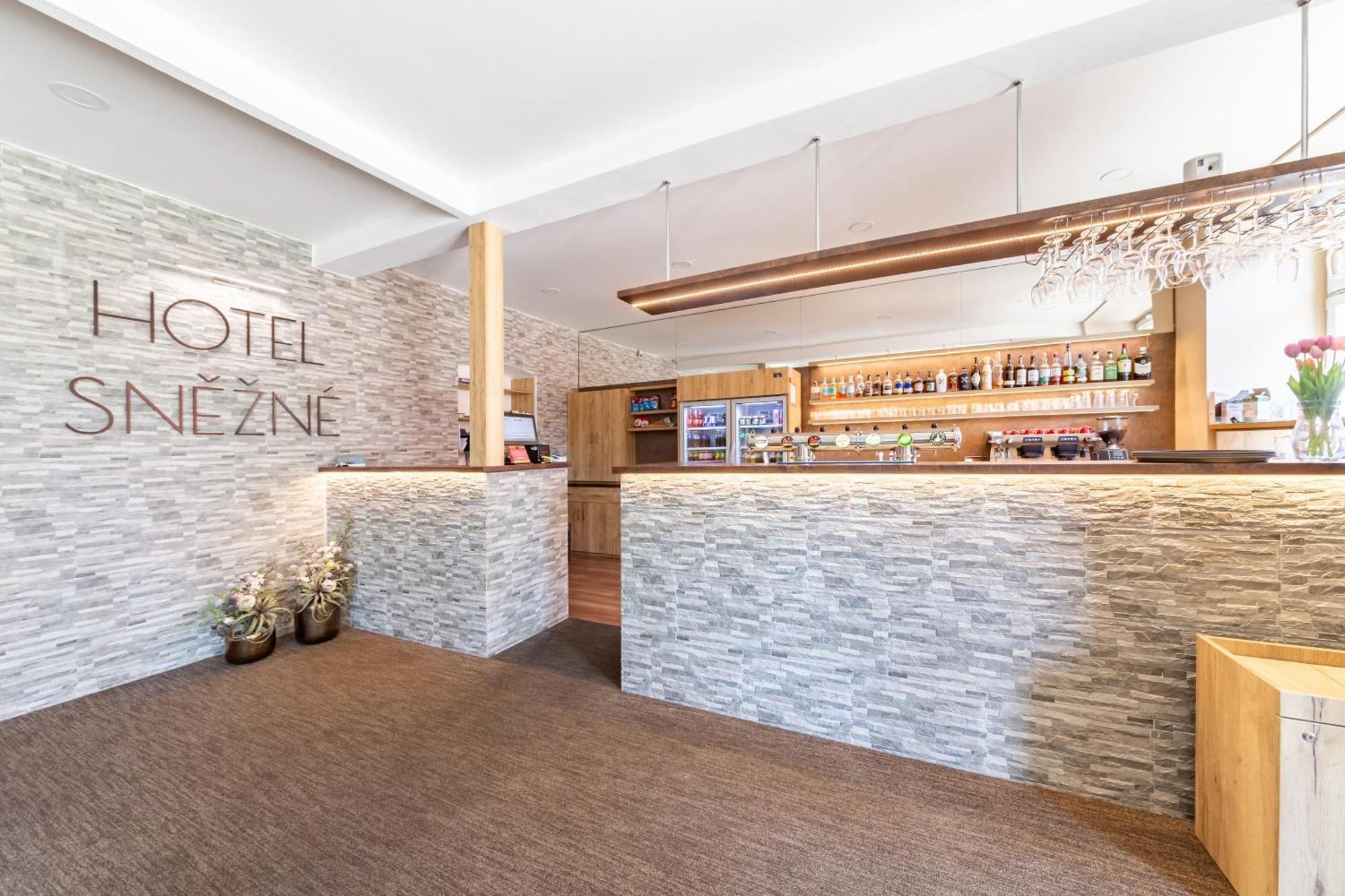 Hotel Snezne Buitenkant foto